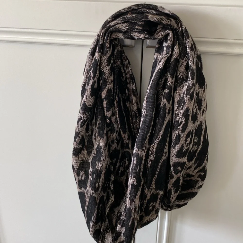 Animal print infinity scarf
